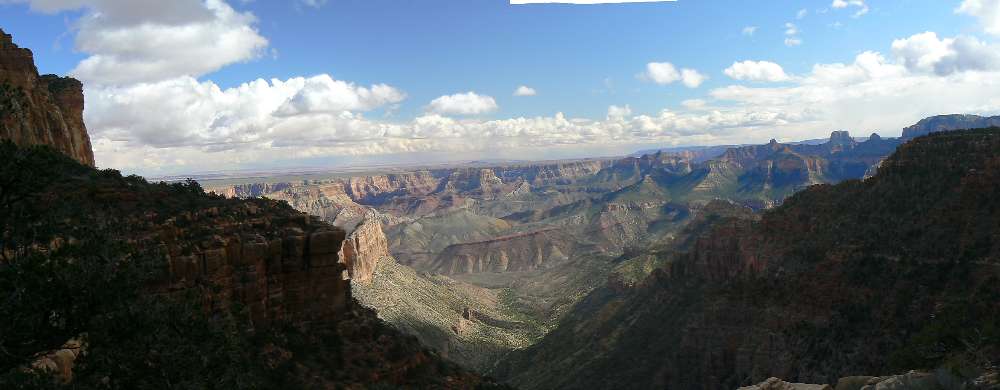 pano from near the NPS-FS boundary into Nankoweap - scroll L-R to view it 
all (2309 x 900 pixels, 388kb)